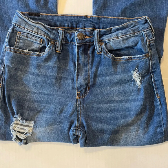 Almost Famous Distressed Denim Jeans Size 7 - Picture 3 of 8